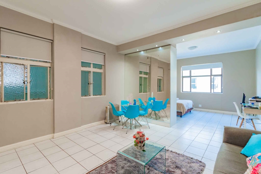 To Let 1 Bedroom Property for Rent in Sea Point Western Cape